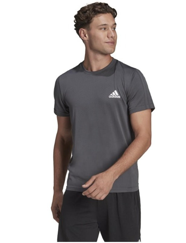 Adidas Camiseta Gris Oscuro con Logo