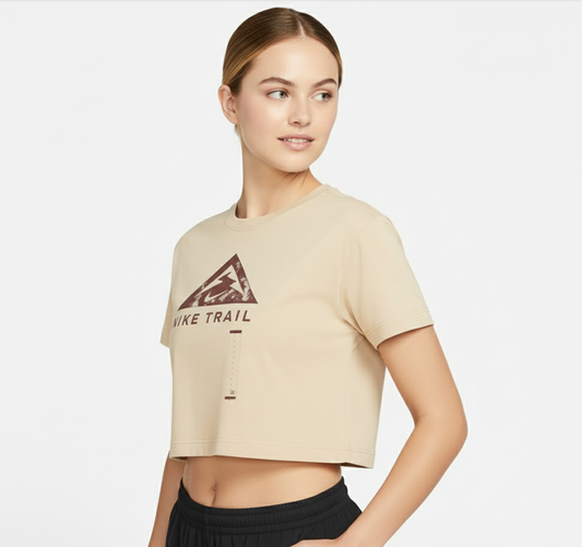 Nike Trial Camiseta Crop Top Deportiva Mujer Beige